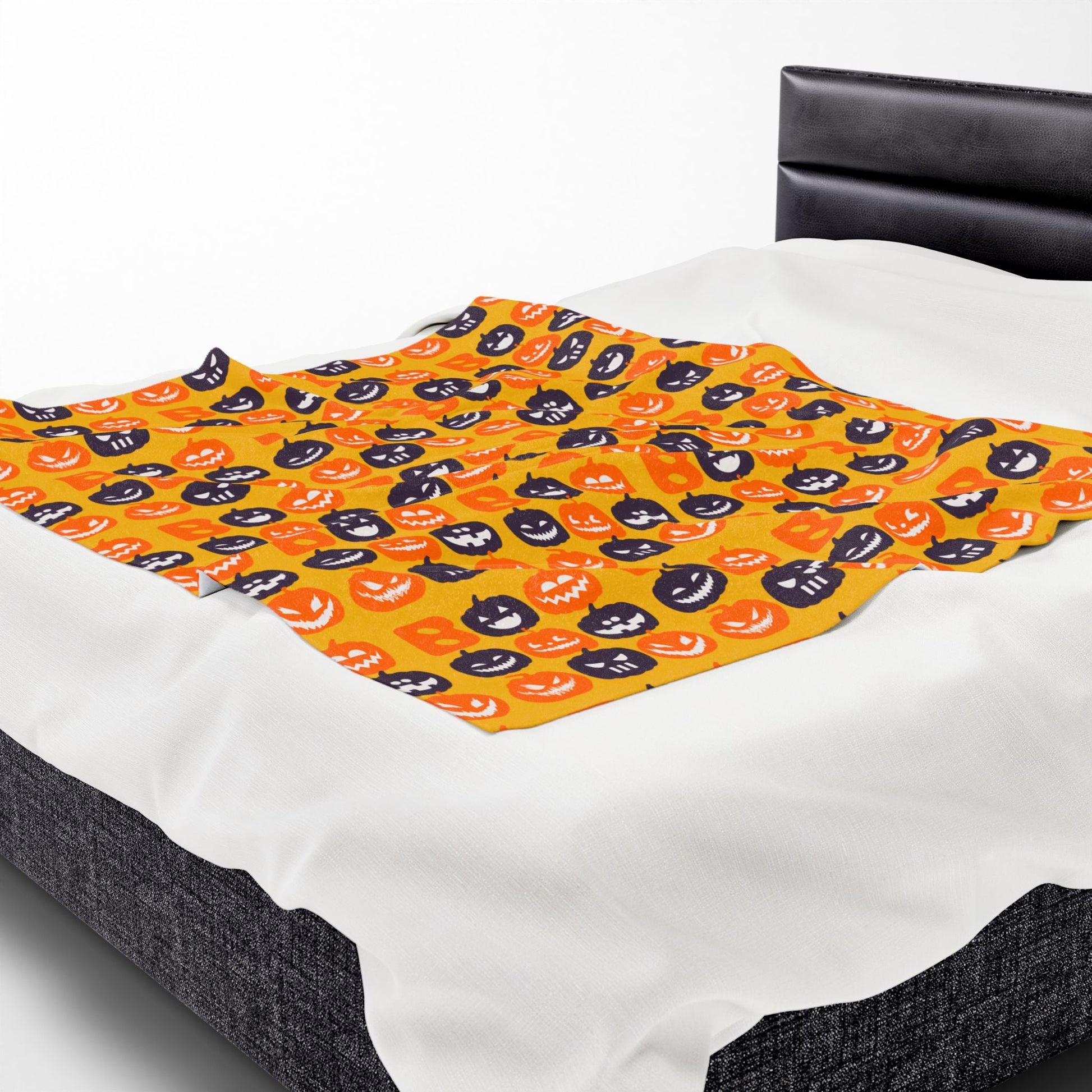Velveteen Plush Blanket - Pumpkin Halloween Design, Cozy Fall Home Decor, Soft Throw Blanket, Warm Sofa - Gooso Pixel