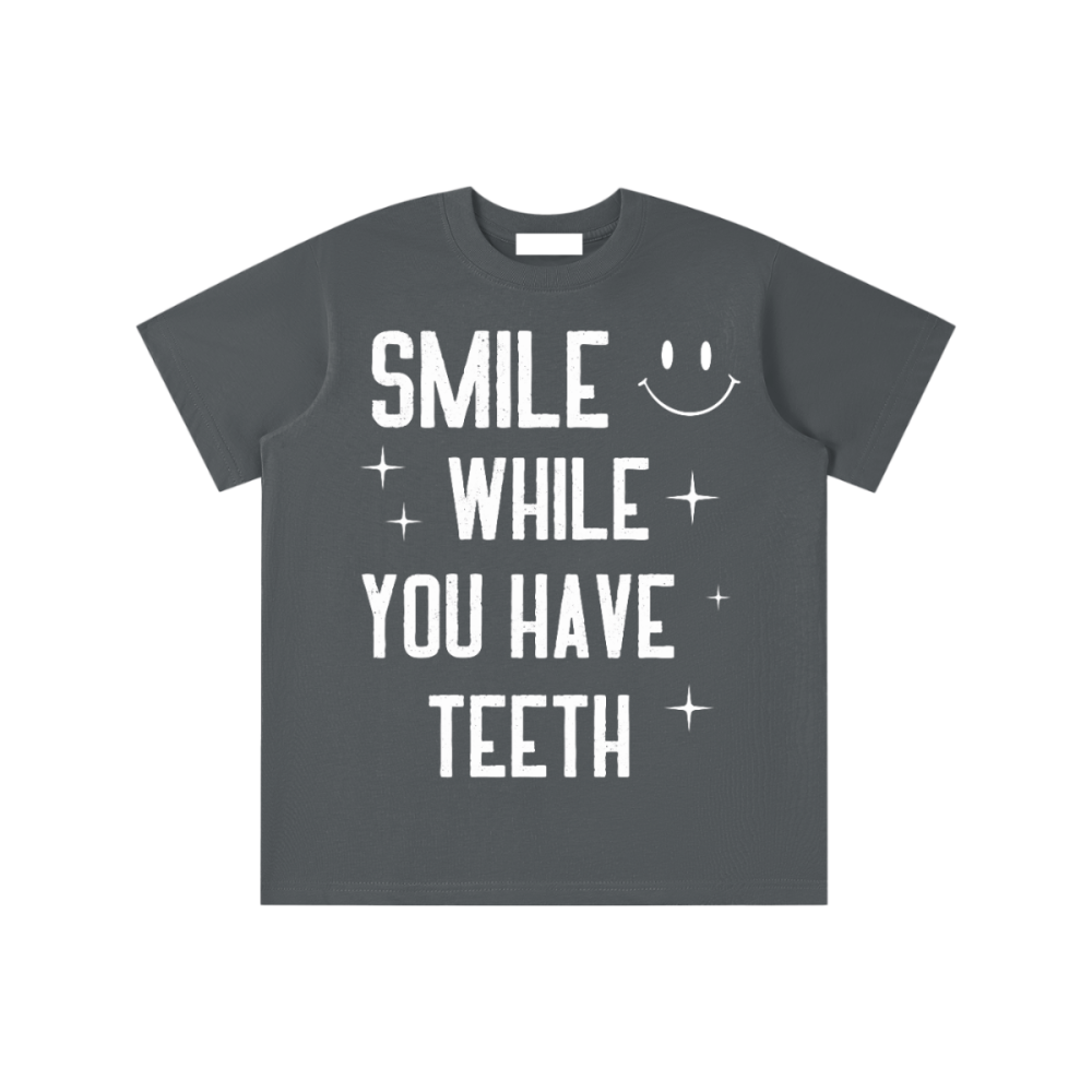 Essential Kids' T-shirt - Gooso Pixel smile while you have teeth gray 